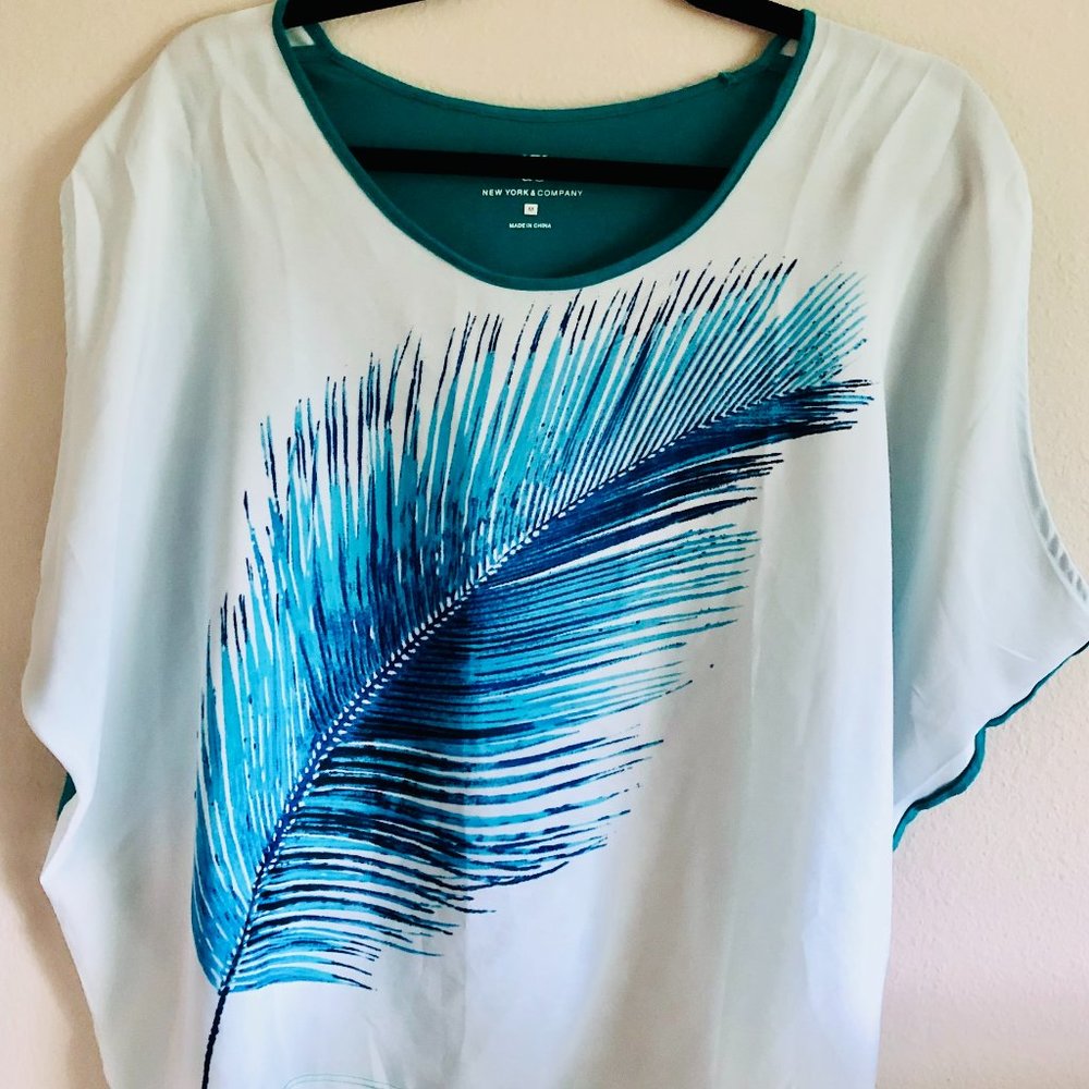 New York & Company Sheer Feather Top Solid Back, M